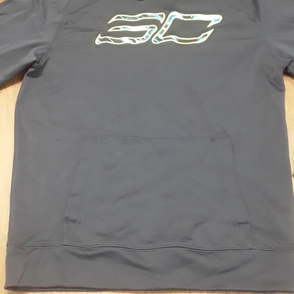 Under Armor Hoodie - Picture 5 of 7